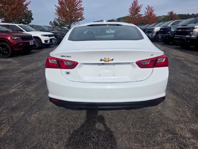 Used 2018 Chevrolet Malibu LT FWD image 3