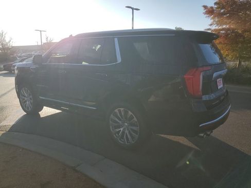 Used 2022 GMC Yukon Denali w/ Denali Premium Package image 7