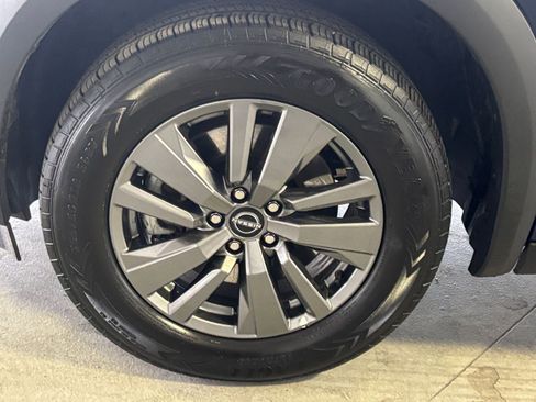 Used 2025 Nissan Pathfinder SV image 38