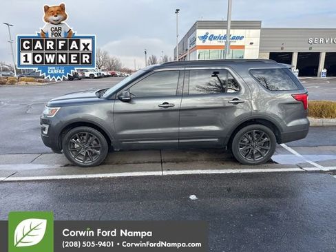 Used 2017 Ford Explorer XLT w/ Equipment Group 202A image 4