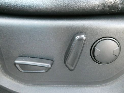 Used 2019 Ford F150 Lariat w/ Equipment Group 502A Luxury image 23