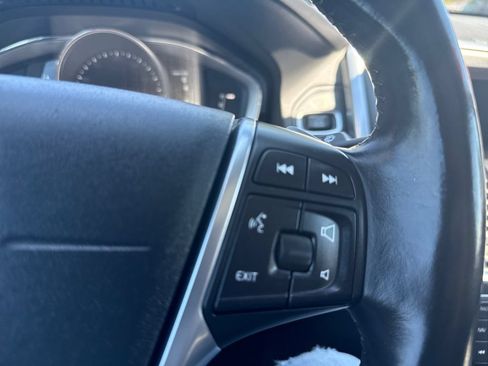 Used 2015 Volvo XC60 T6 w/ Proximity Package AWD/4WD image 27