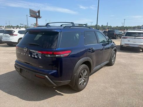 Used 2025 Nissan Pathfinder SV AWD/4WD image 6