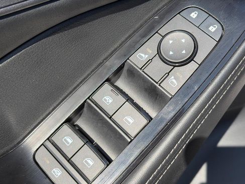Used 2025 Nissan Rogue SV FWD image 21