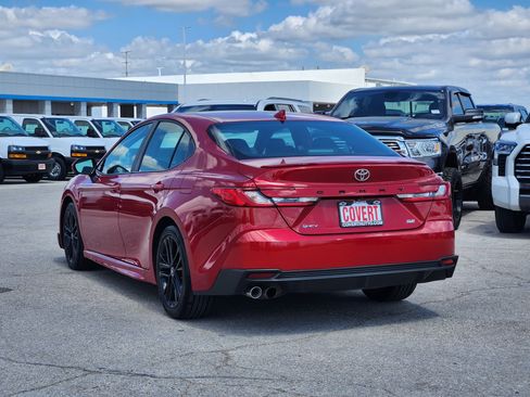 Used 2025 Toyota Camry SE FWD image 5