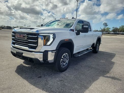 Used 2024 GMC Sierra 2500 SLE w/ SLE Value Package; image 2