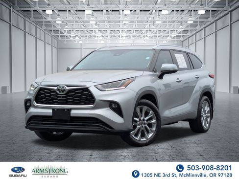 Used 2023 Toyota Highlander Limited AWD/4WD image 1