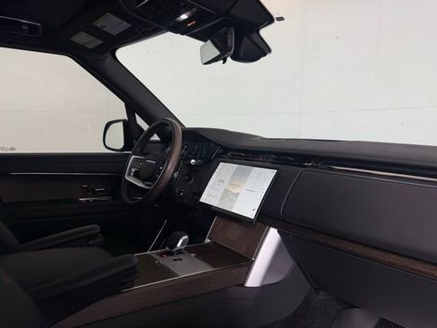 Certified 2025 Land Rover Range Rover Autobiography image 17