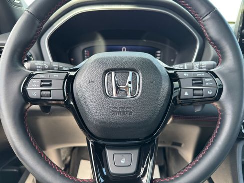 Used 2025 Honda Pilot Black Edition image 20