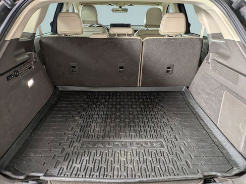 Used 2022 Lincoln Nautilus Reserve image 28