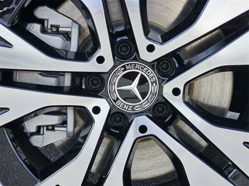 Used 2025 Mercedes-Benz GLA 250 image 11