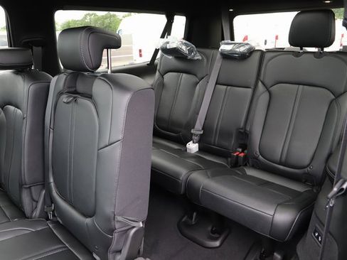 New 2024 Jeep Grand Wagoneer L Base w/ Convenience Group III image 26