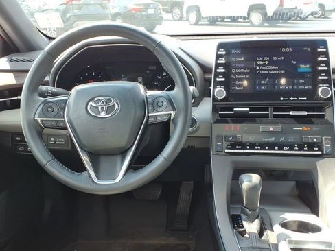 Used 2021 Toyota Avalon XLE w/ Moonroof Package FWD image 11
