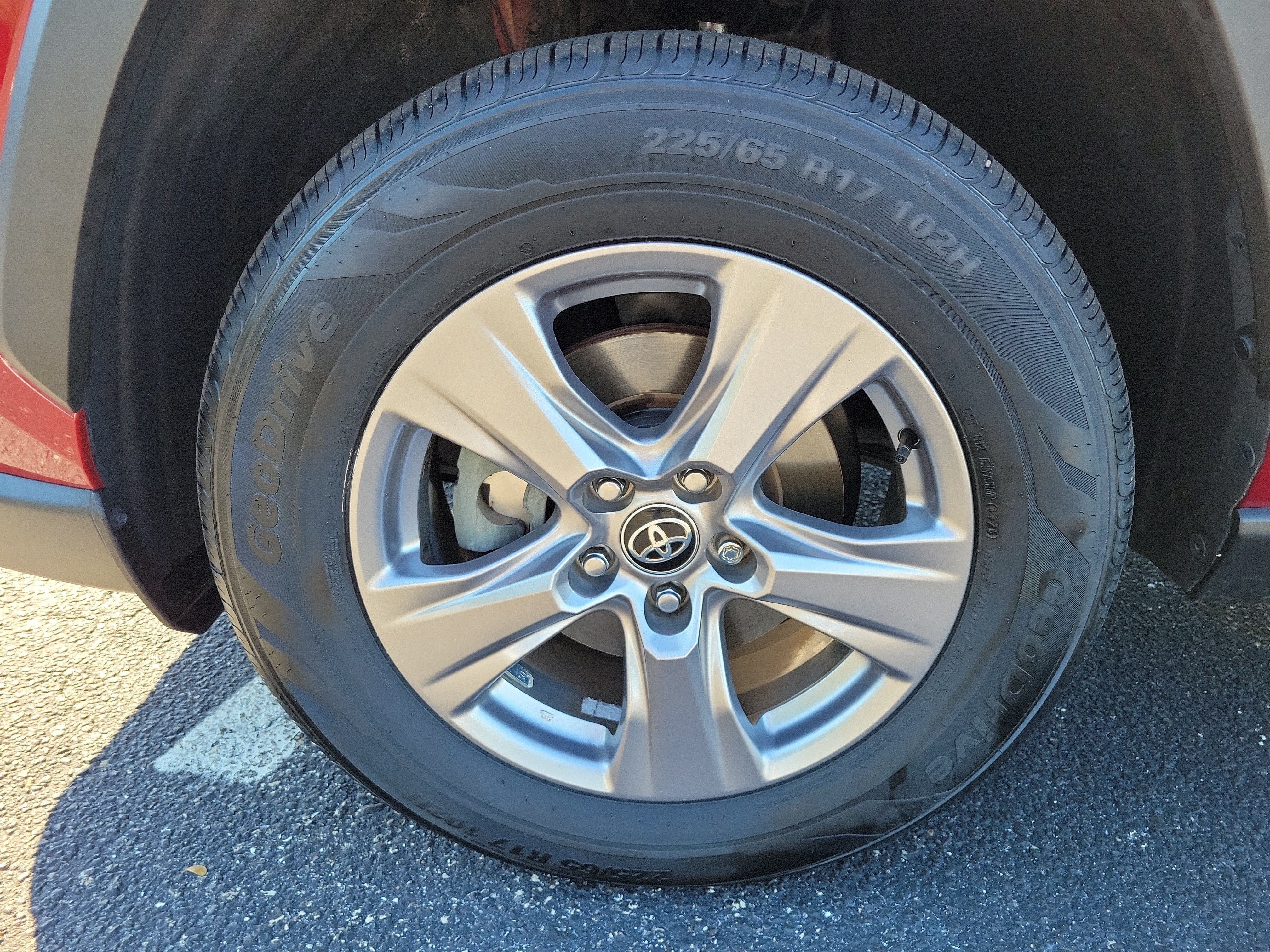 Used 2023 Toyota RAV4 XLE FWD image 8