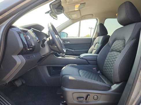 Used 2022 Nissan Pathfinder SV AWD/4WD image 14