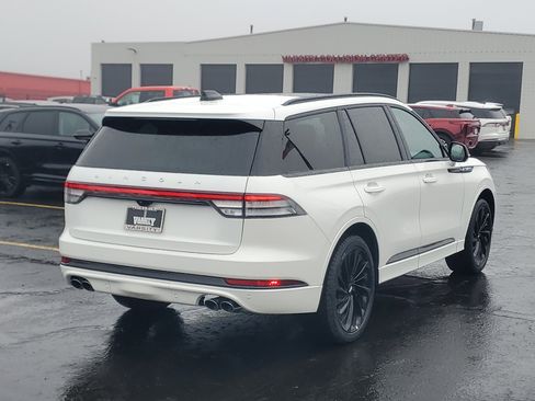 New 2026 Lincoln Aviator Reserve w/ Jet Appearance Package image 4