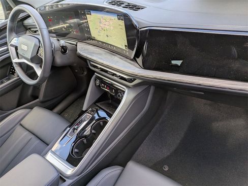 New 2025 Audi Q5 Premium Plus image 37