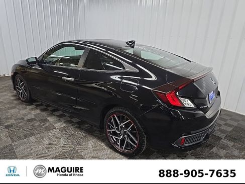Used 2020 Honda Civic Touring image 9