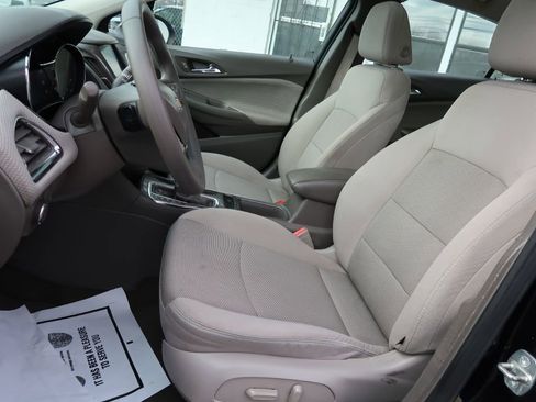 Used 2017 Chevrolet Cruze LT w/ Sun And Sound Package image 5