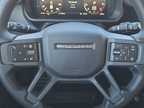 New 2025 Land Rover Defender 130 X-Dynamic SE AWD/4WD image 14