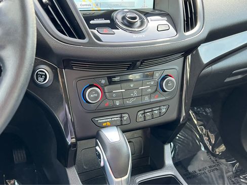 Used 2019 Ford Escape Titanium image 38
