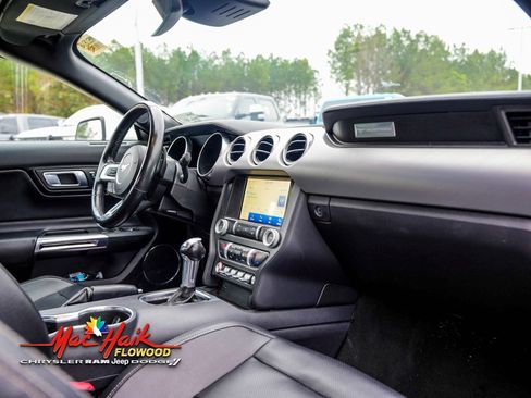 Used 2021 Ford Mustang Premium image 7