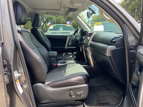 Used 2016 Toyota 4Runner SR5 Premium RWD image 30