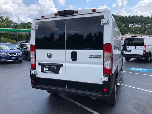 Used 2025 RAM ProMaster 2500 w/ U-Haul Equipment Group FWD image 5
