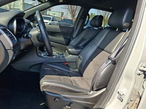 Certified 2022 Jeep Grand Cherokee Laredo X image 23