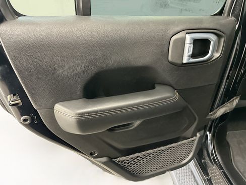 Used 2021 Jeep Wrangler Unlimited Sahara image 27