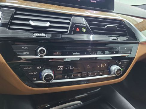 Used 2019 BMW 530i xDrive 530i xDrive Sedan 4D w/ Convenience Package image 34