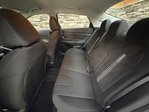 Certified 2023 Hyundai Elantra SEL image 25