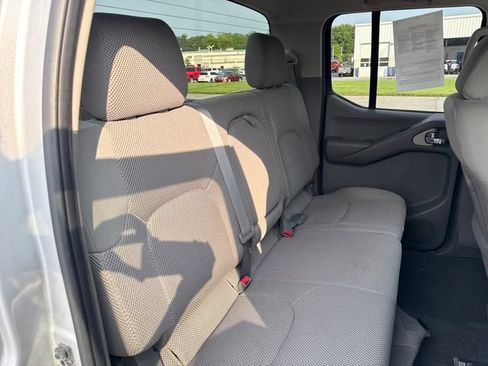 Used 2007 Nissan Frontier SE w/ SE Value Truck Pkg AWD/4WD image 11
