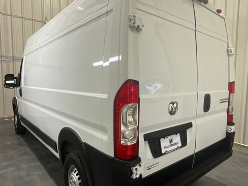Used 2025 RAM ProMaster 2500 w/ Convenience Group FWD image 18