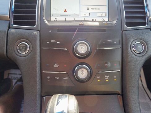 Used 2019 Ford Taurus SEL w/ Equipment Group 201A FWD image 23