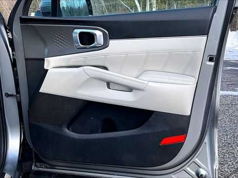 Used 2022 Kia Sorento SX image 22