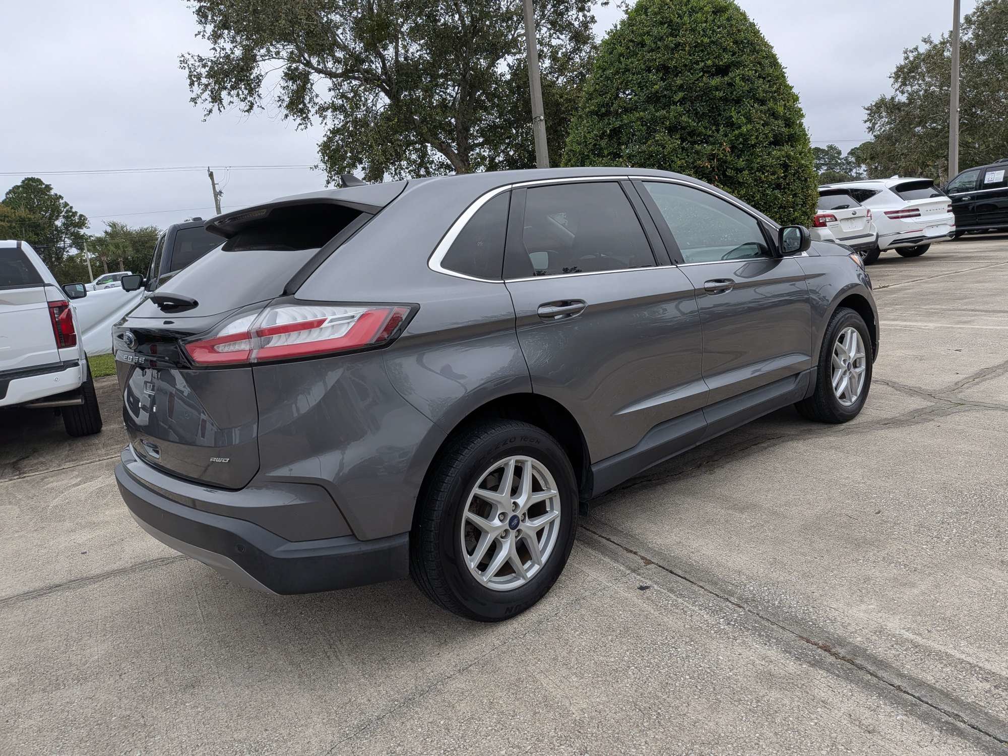 Used 2022 Ford Edge SEL AWD/4WD image 4