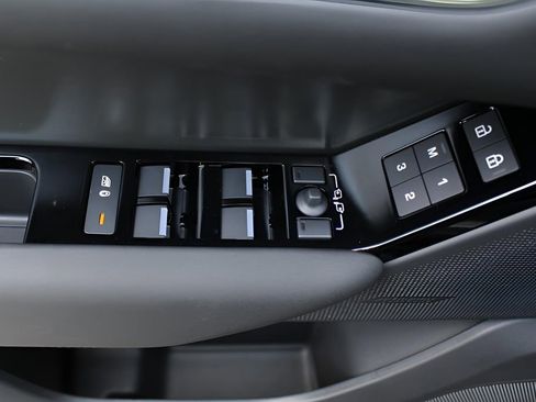 Used 2026 Land Rover Range Rover Velar S image 11