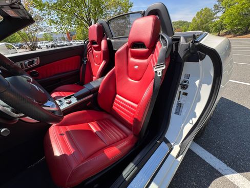 Used 2020 Mercedes-Benz SLC 300 image 27