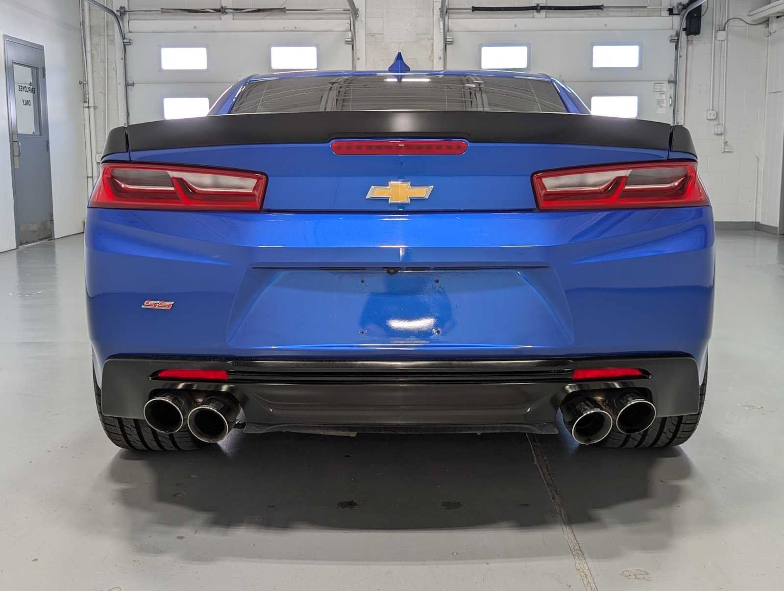 Used 2018 Chevrolet Camaro SS RWD image 8