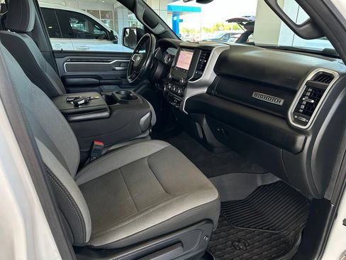 Used 2022 RAM 1500 Big Horn AWD/4WD image 16