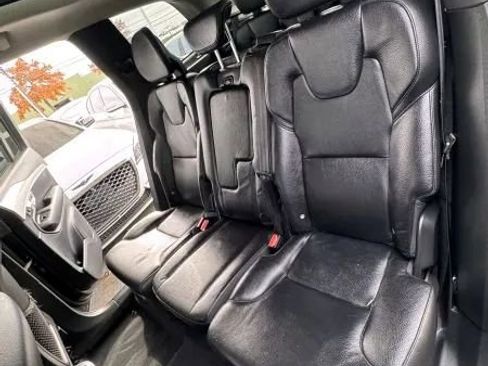 Used 2017 Volvo XC90 T6 Momentum w/ Vision Package image 20
