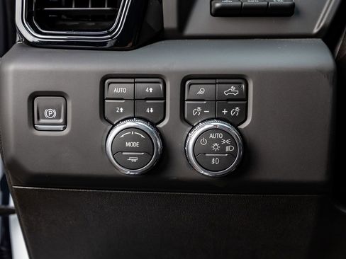 Used 2026 GMC Sierra 2500 AT4 w/ AT4 Premium Plus Package AWD/4WD image 22