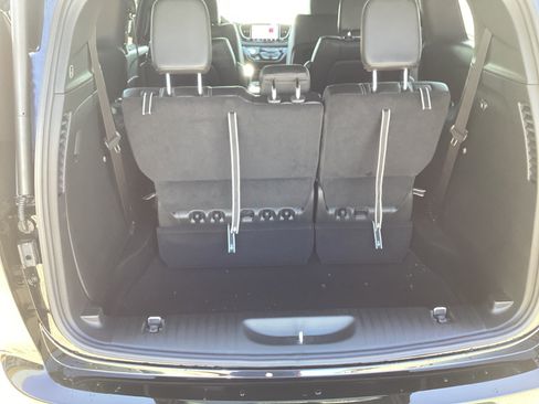 New 2027 Chrysler Pacifica Select FWD image 16