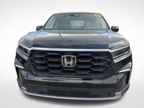 Used 2025 Honda Pilot EX-L image 3