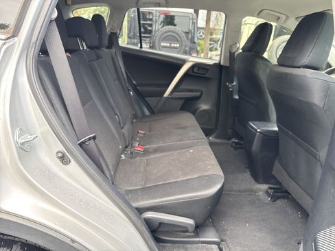 Used 2015 Toyota RAV4 LE AWD/4WD image 34