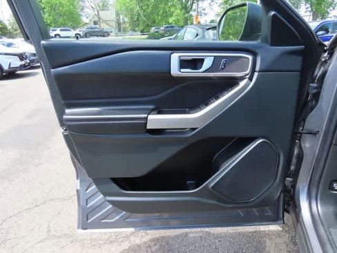 Used 2023 Ford Explorer XLT w/ Equipment Group 202A AWD/4WD image 17