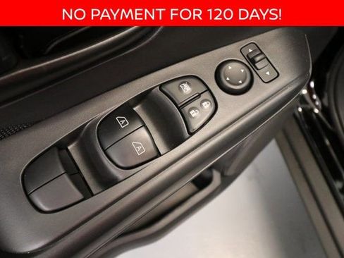 New 2025 Nissan Kicks Play S image 8