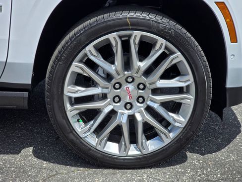 New 2026 GMC Yukon Denali AWD/4WD image 17
