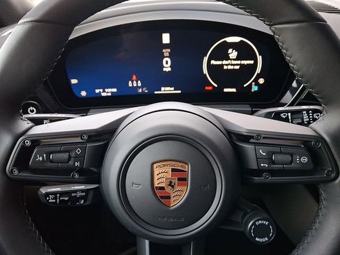 New 2025 Porsche Macan 4 Electric image 19